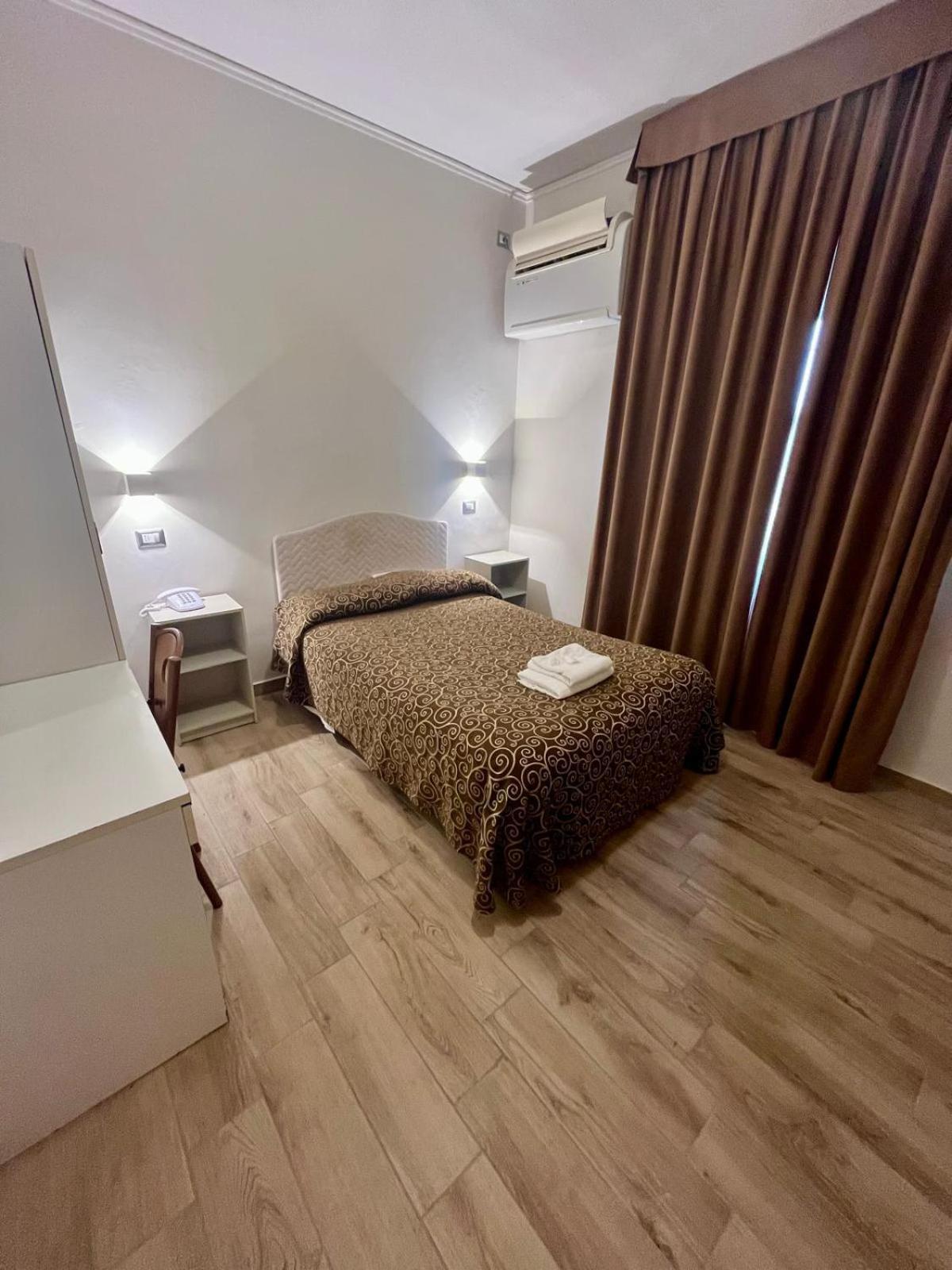 Pisani Hotel San Nicola La Strada Exteriér fotografie