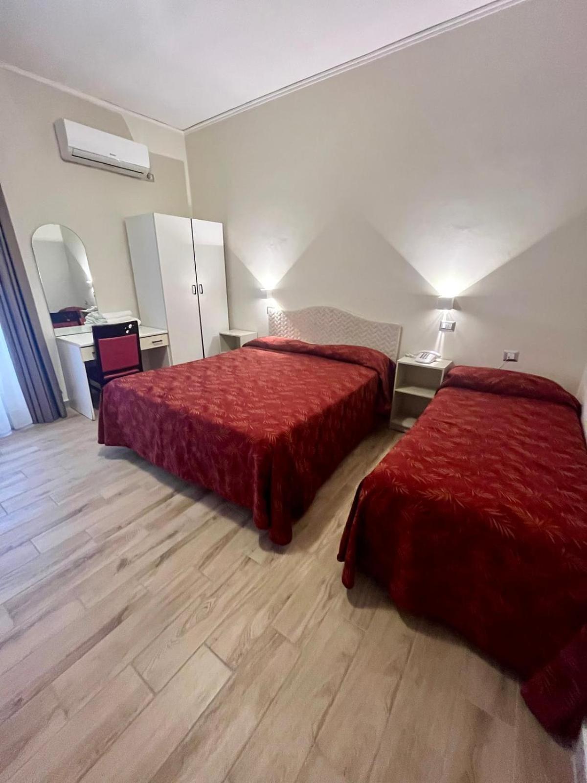 Pisani Hotel San Nicola La Strada Exteriér fotografie
